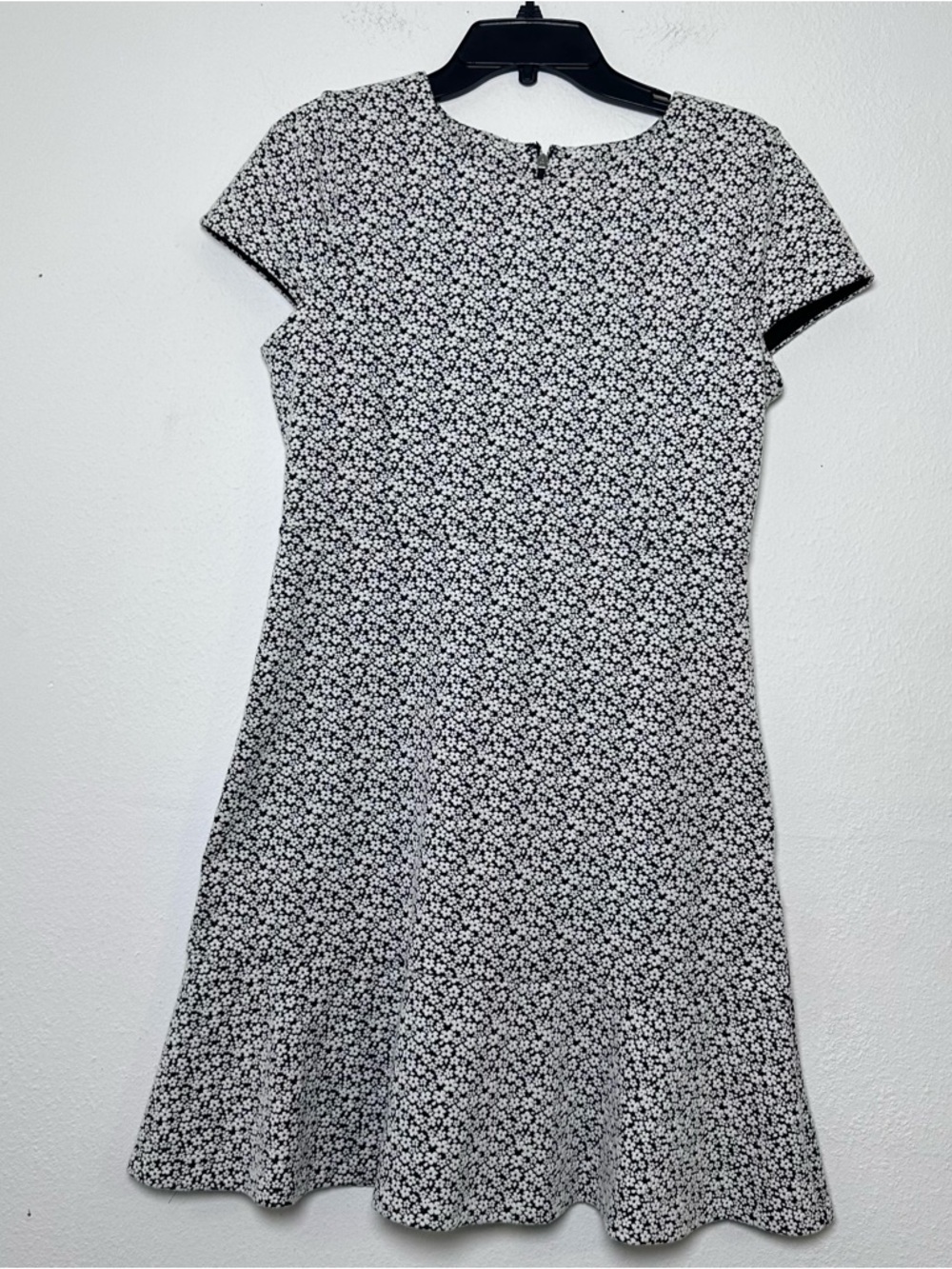 Michael Kors White and Black Floral Jacquard Print Cap-Sleeve Fit & Flare Mini M - Picture 2 of 14